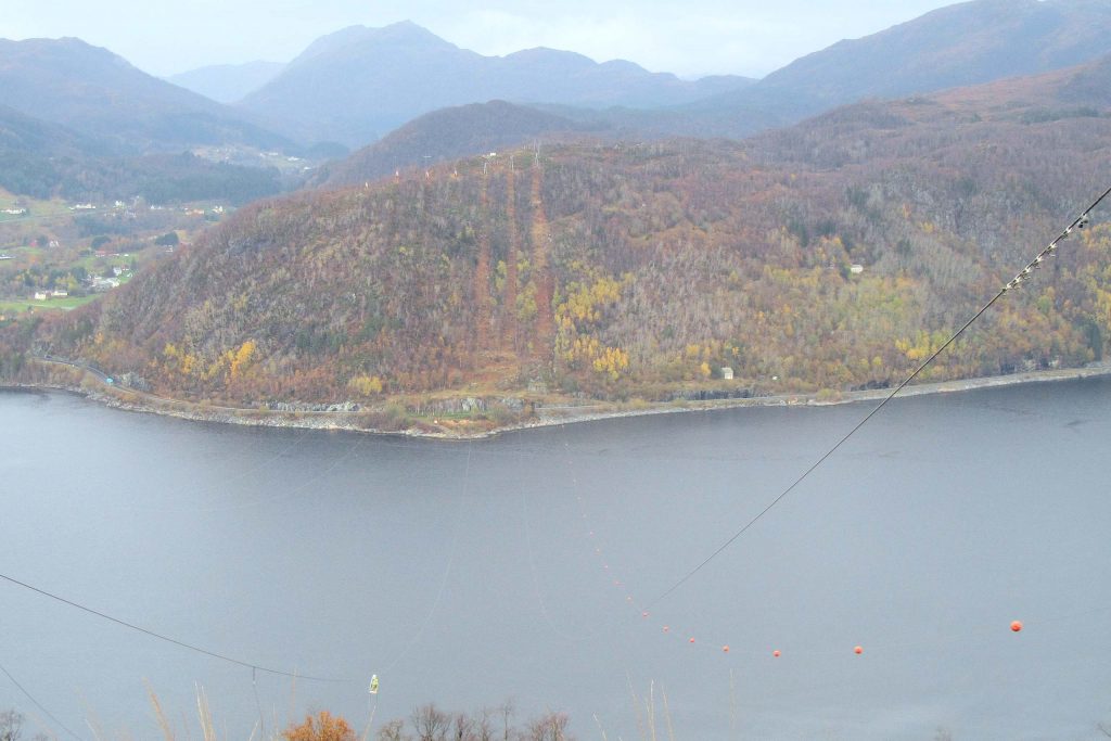 line trolley operation on fjord span